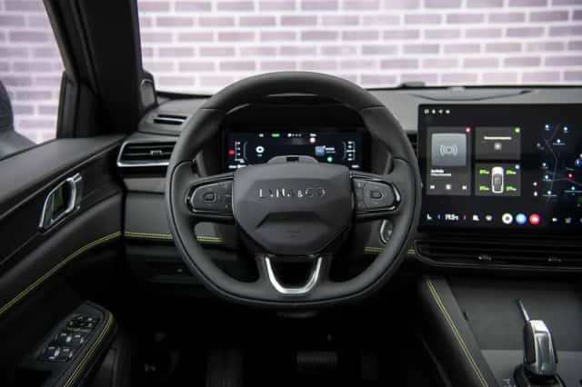 Lynk & Co 01 (2025) thumbnail 2