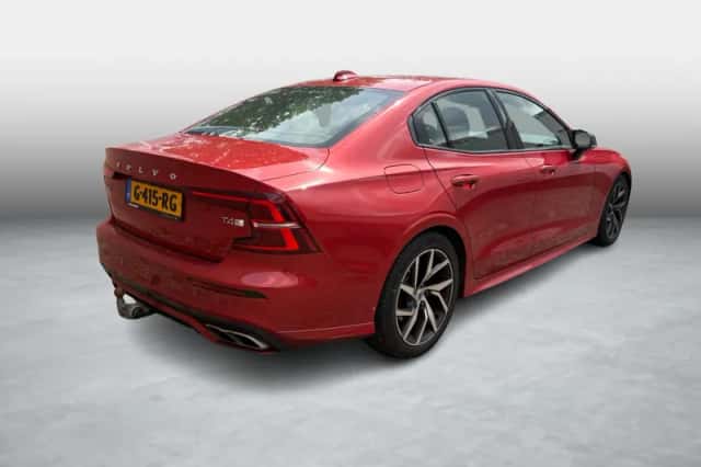 Volvo S60 (2019) thumbnail 2