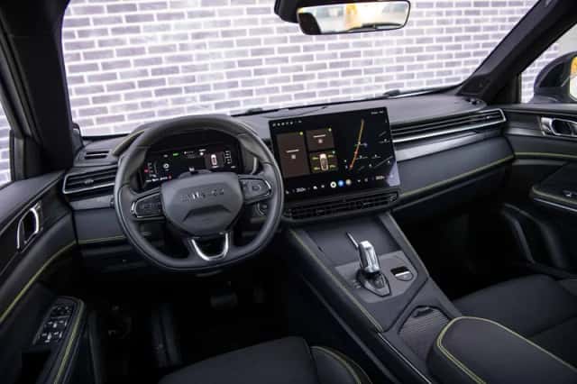 Lynk & Co 01 (2025) thumbnail 11