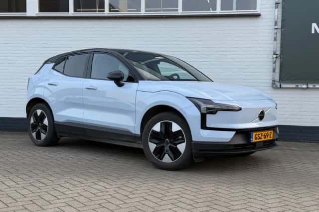 Volvo EX30 (2025) thumbnail 3