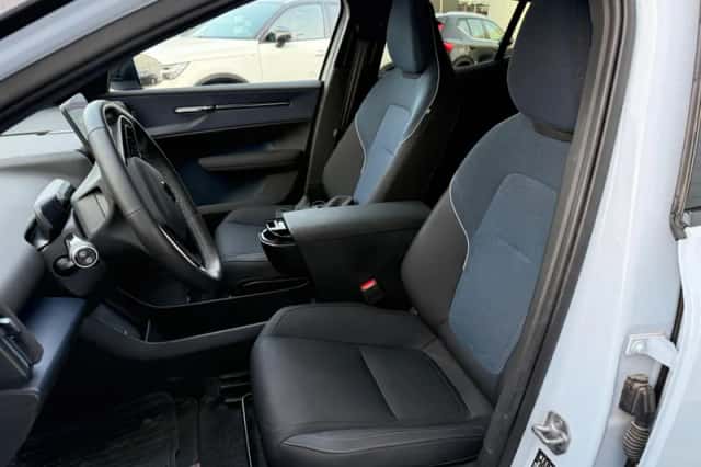 Volvo EX30 (2025) thumbnail 6