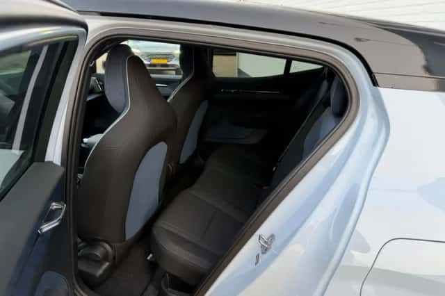 Volvo EX30 (2025) thumbnail 7