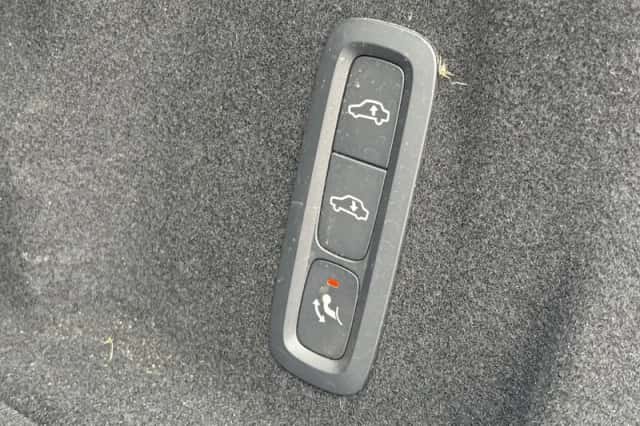 Volvo XC60 (2023) thumbnail 12