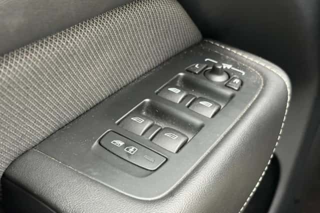 Volvo XC60 (2023) thumbnail 20