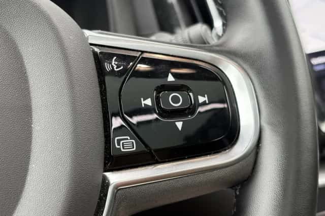Volvo XC60 (2023) thumbnail 22