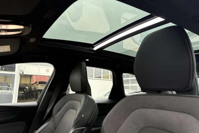 Volvo XC60 (2023) thumbnail 24