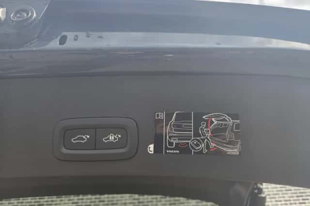 Volvo XC40 (2022) thumbnail 22