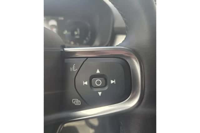 Volvo XC40 (2022) thumbnail 6