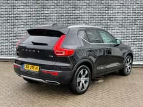 Volvo XC40 thumbnail 2