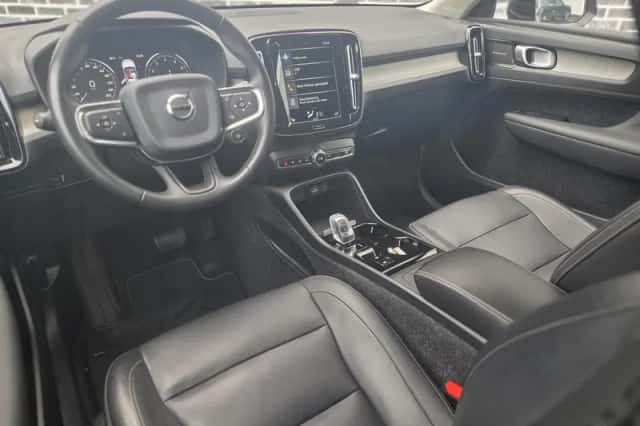 Volvo XC40 (2019) thumbnail 3