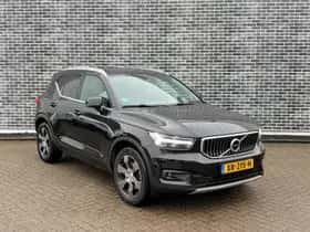 Volvo XC40 thumbnail 3