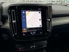 Volvo XC40 thumbnail 6