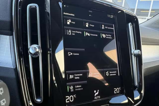 Volvo XC40 (2021) thumbnail 18