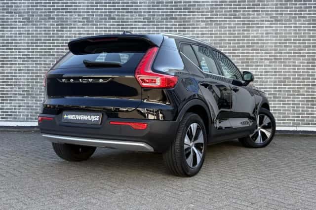 Volvo XC40 (2021) thumbnail 3