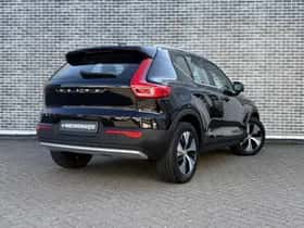 Volvo XC40 thumbnail 3