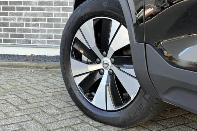 Volvo XC40 (2021) thumbnail 5