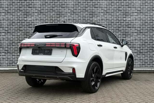 Lynk & Co 01 (2025) thumbnail 3