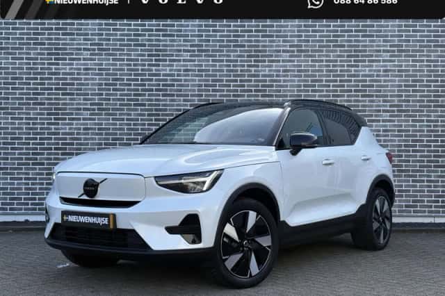 Volvo XC40 (2024) thumbnail 1