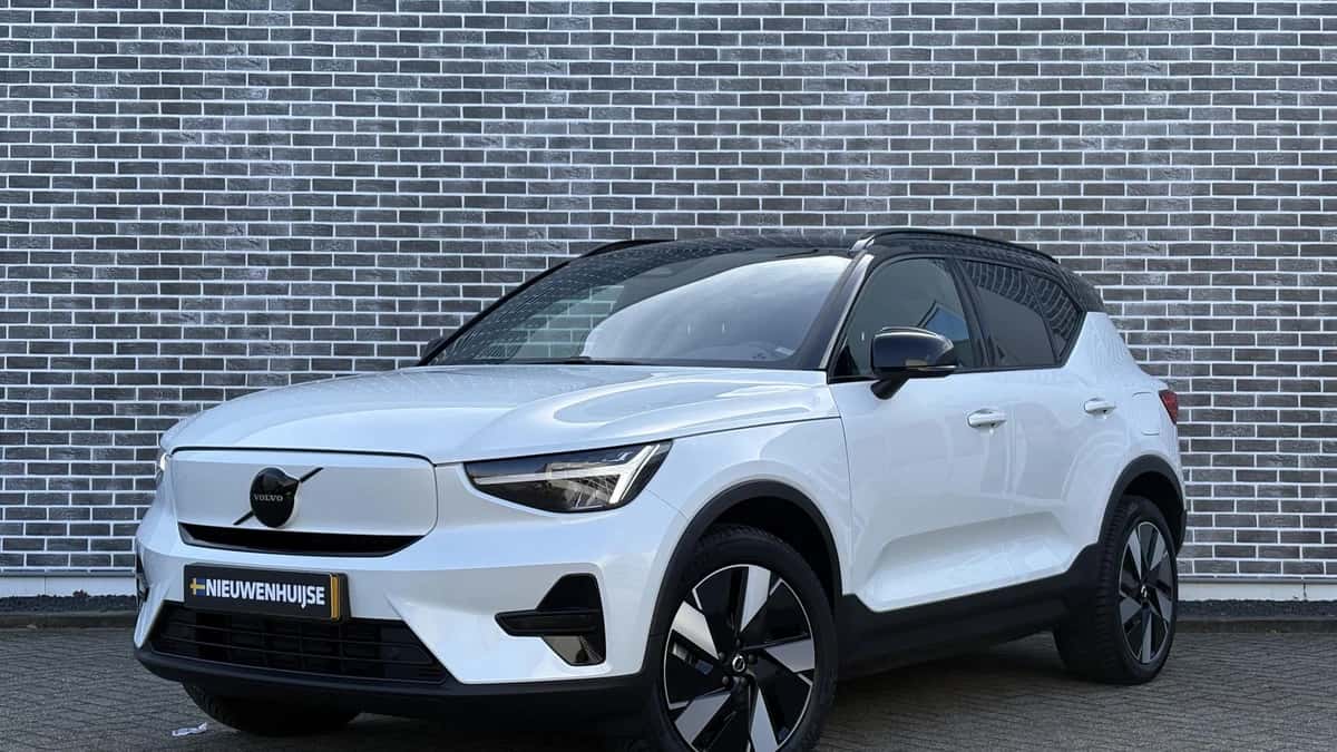 Volvo XC40 — foto 1