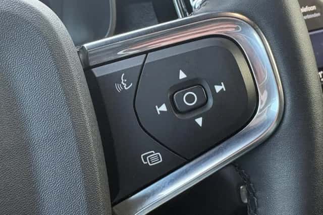 Volvo XC40 (2024) thumbnail 25