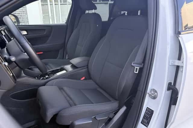 Volvo XC40 (2024) thumbnail 6