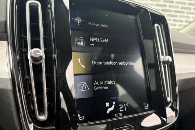 Volvo XC40 (2018) thumbnail 13