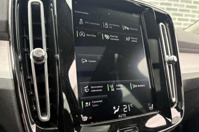 Volvo XC40 (2018) thumbnail 15