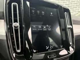 Volvo XC40 (2018) thumbnail 15