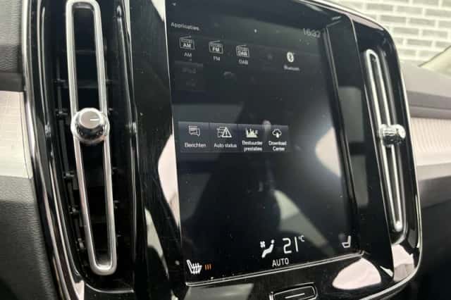 Volvo XC40 (2018) thumbnail 16