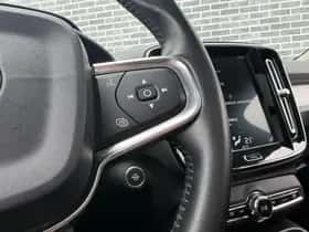 Volvo XC40 (2018) thumbnail 16