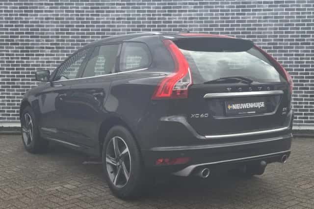 Volvo XC60 (2016) thumbnail 15