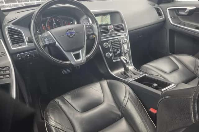Volvo XC60 (2016) thumbnail 18