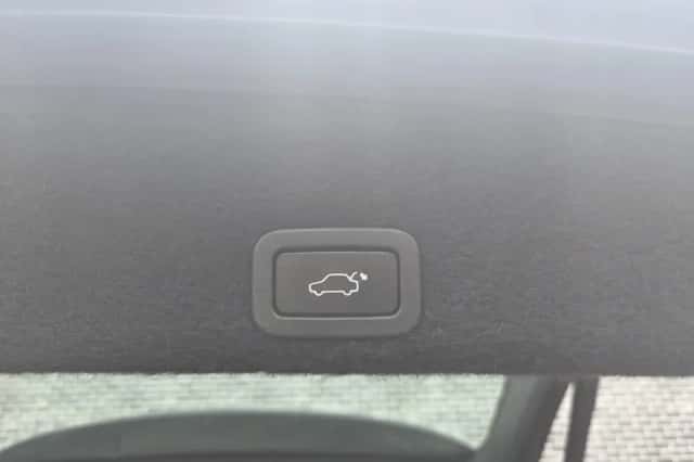 Volvo XC60 (2016) thumbnail 25