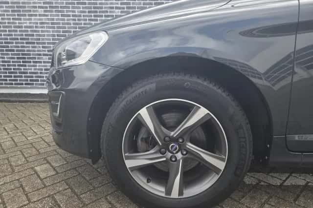Volvo XC60 (2016) thumbnail 6
