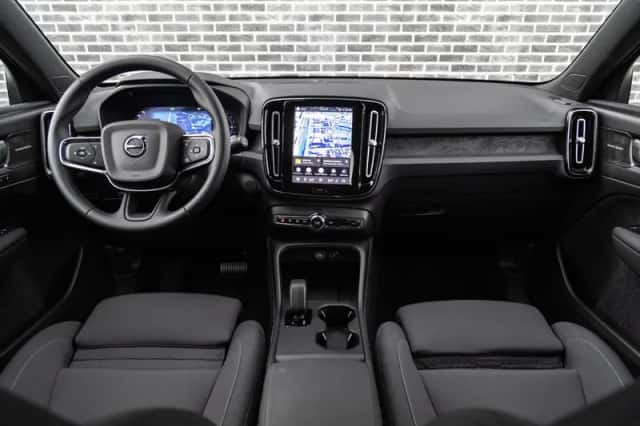 Volvo EX40 (2026) thumbnail 2