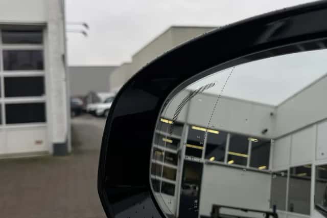 Volvo XC60 (2025) thumbnail 16