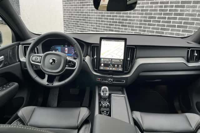 Volvo XC60 (2025) thumbnail 3
