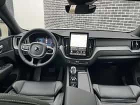 Volvo XC60 thumbnail 3