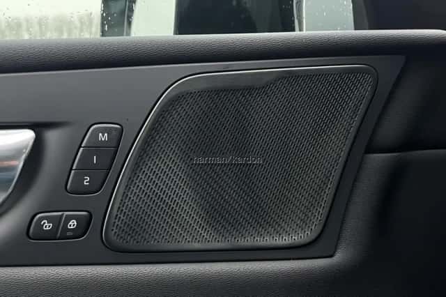 Volvo XC60 (2025) thumbnail 32