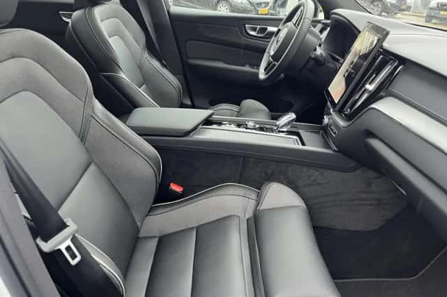 Volvo XC60 (2025) thumbnail 6