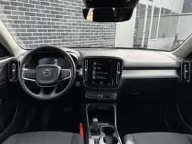 Volvo XC40 thumbnail 2