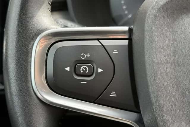 Volvo XC40 (2020) thumbnail 11