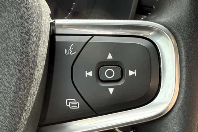 Volvo XC40 (2020) thumbnail 13