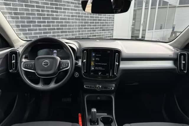 Volvo XC40 (2020) thumbnail 3