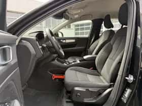 Volvo XC40 thumbnail 4