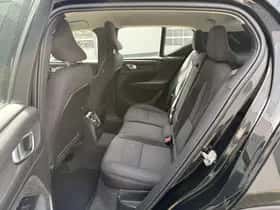Volvo XC40 thumbnail 6