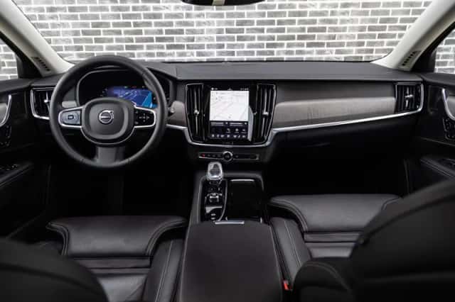 Volvo V90 (2023) thumbnail 2