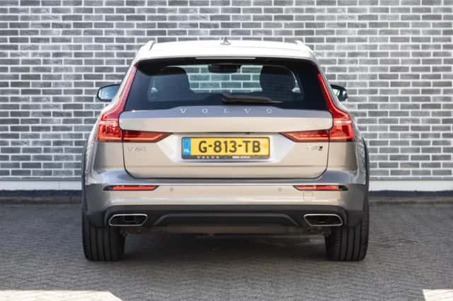 Volvo V60 (2019) thumbnail 6