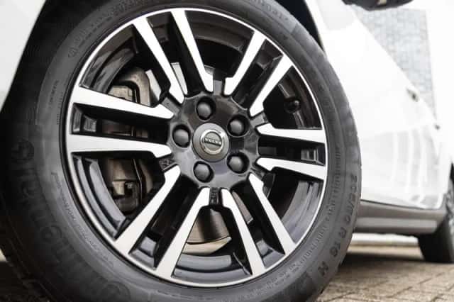 Volvo V40 (2016) thumbnail 15