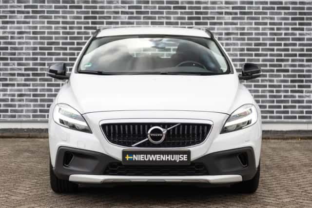 Volvo V40 (2016) thumbnail 16